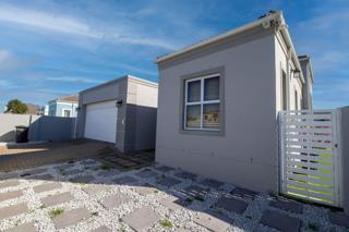 4 Bedroom Property for Sale in Parklands North Western Cape